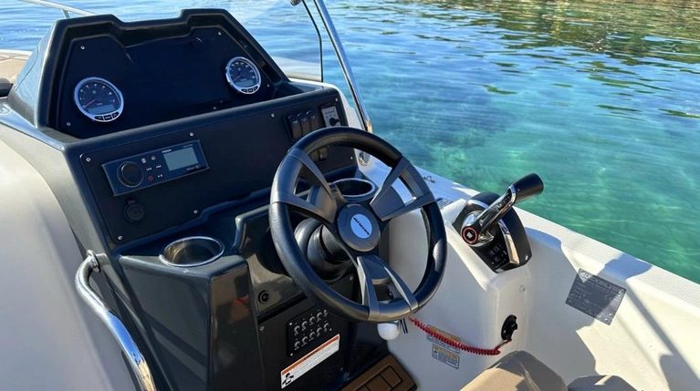 Quicksilver 755 Sundeck - 1 jour